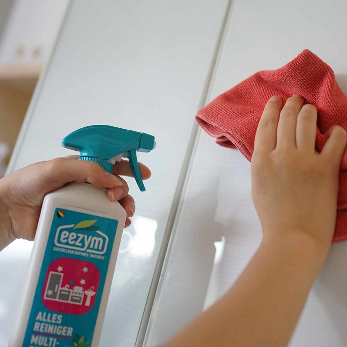 洗剤 eezym 酵素洗剤 マルチクリーナー ハーバルフレッシュ ( 家庭用洗剤 酵素 中性洗剤 スプレー マルチ ベルギー製 掃除 床 壁 タイル 家具 浴室 キッチン 掃除用品 掃除用洗剤 )