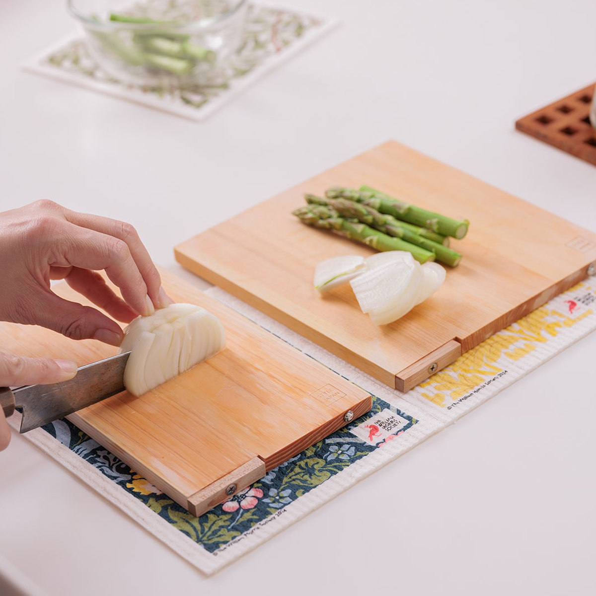 スポンジ エイコーン 吸水 エコンフォートハウス ウィリアムモリス 作業台 おしゃれ ( スポンジワイプ ふきん ウィリアム・モリス柄 北欧 ダスター 水切り 掃除 スウェーデン 万能 吸収力 キッチン掃除 洗える 煮沸OK )