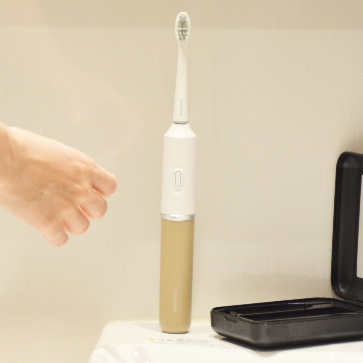 電動ハブラシ EPEIOS Okare! Go トラベル 電動歯ブラシ 充電式 ET006 ( 電動 歯ブラシ USB充電 バッテリー 長持ち IPX7防水 丸洗いOK 振動 歯磨き はみがき ハブラシ はぶらし 電動歯磨き 持ち運び ケース付き 携帯用 旅行 出張 ) 【ブラック】 ブラック