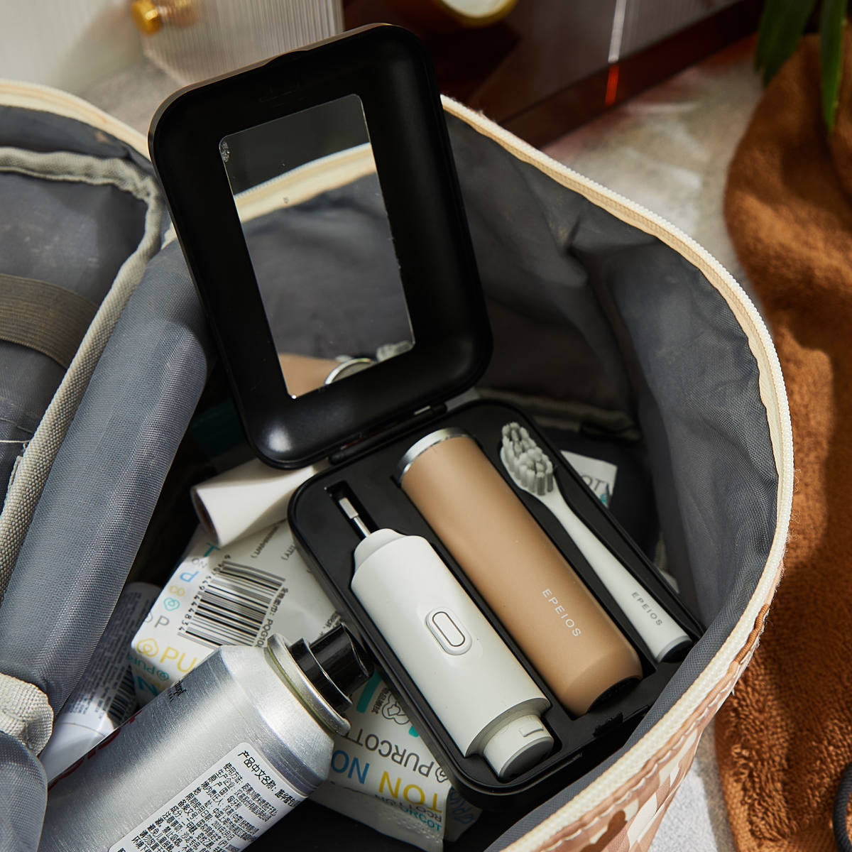 電動ハブラシ EPEIOS Okare! Go トラベル 電動歯ブラシ 充電式 ET006 ( 電動 歯ブラシ USB充電 バッテリー 長持ち IPX7防水 丸洗いOK 振動 歯磨き はみがき ハブラシ はぶらし 電動歯磨き 持ち運び ケース付き 携帯用 旅行 出張 ) 【ブラック】 ブラック