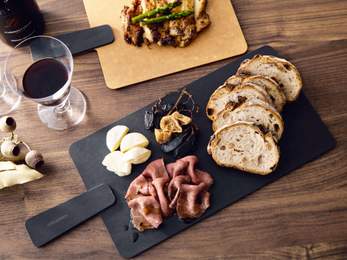 エピキュリアン 持ち手付きカッティングボード M 木製 ハンディボード まな板 ( まないた マナイタ 俎板 Mサイズ 薄型 軽量 食洗機対応 キッチン おしゃれ 天然木 繊維 合成 トレー プレート 取っ手 両面使用 下ごしらえ 調理用品 ) 【ナチュラル】 ナチュラル