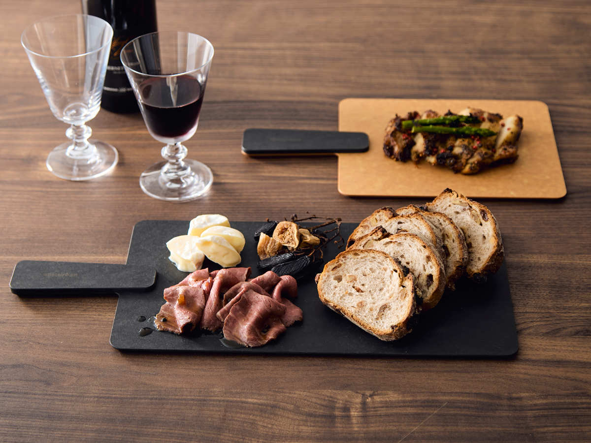 エピキュリアン 持ち手付きカッティングボード M 木製 ハンディボード まな板 ( まないた マナイタ 俎板 Mサイズ 薄型 軽量 食洗機対応 キッチン おしゃれ 天然木 繊維 合成 トレー プレート 取っ手 両面使用 下ごしらえ 調理用品 ) 【ナチュラル】 ナチュラル