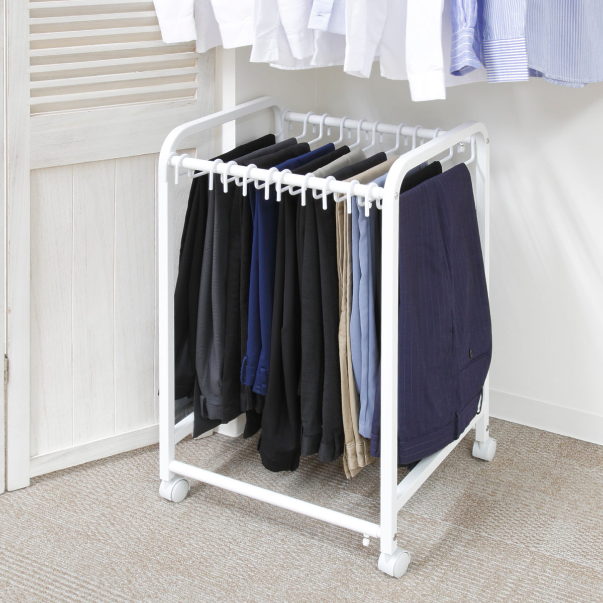 スラックスハンガー 伸縮式 キャスター付き 20本掛け 幅48.5~76.5×奥行42.5×高さ70cm ( ズボンハンガー パンツハンガー スリム 伸縮 クローゼット収納 押入れ収納 ズボン掛け ズボン パンツ 収納 ハンガー ラック 跡がつかない )
