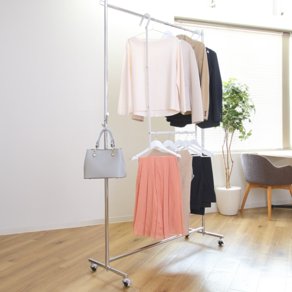 ハンガー 収納アップブランコハンガー 伸縮式 ワイド 幅63~107.5×奥行9.3×高さ72.5~101.7cm ( ブランコハンガー 2段 クローゼット 吊り下げ 収納アップハンガー クローゼット収納 収納アップ 省スペース 収納 衣類収納 大容量 )