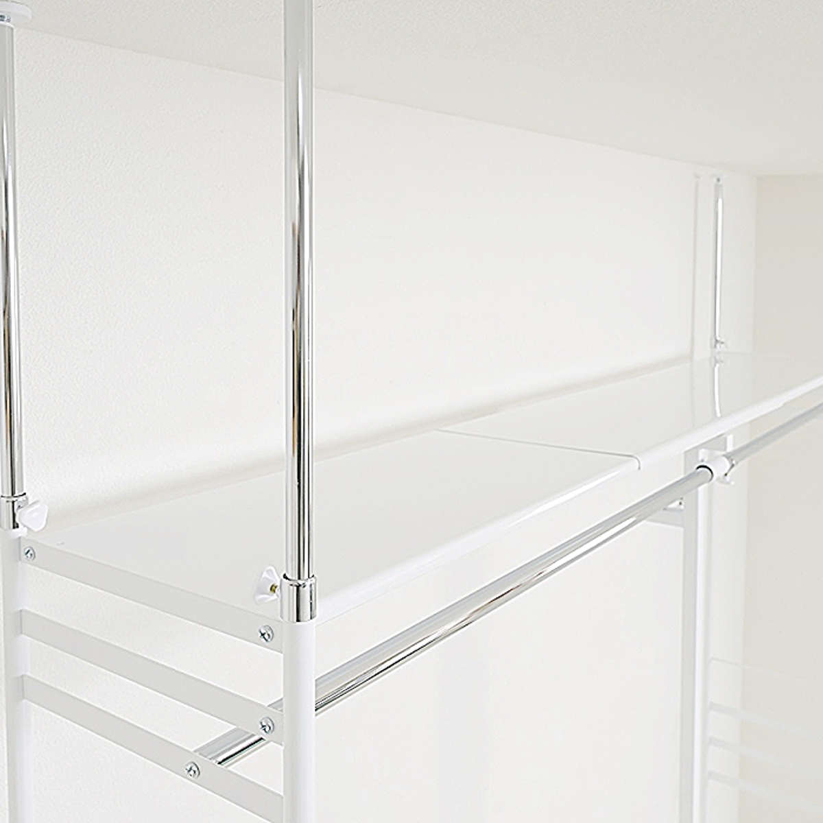 突っ張り ハンガーラック 幅120~200cm 高さ200~265cm ダブルハンガー ロータイプ ワイド ( つっぱり ラック 突っ張りラック 伸縮 収納 棚 クローゼット 突っ張りハンガーラック 突っ張り棚 天井 壁面収納 衣類収納 )