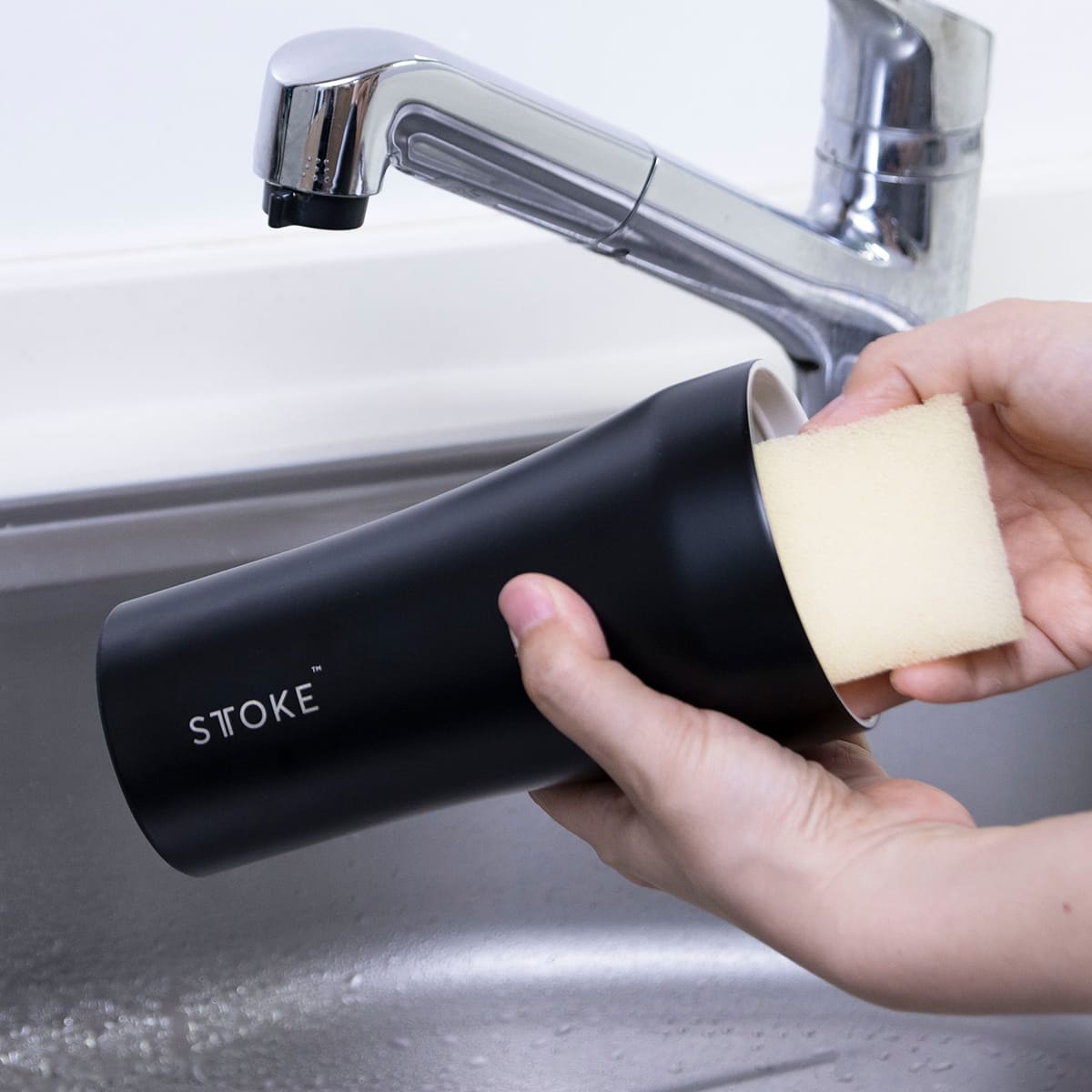 STTOKE ストーク ストロータンブラー 20oz 590ml ( ストロー 保温 保冷 蓋付き 真空構造 完全密封 こぼれない おしゃれ 溢れない 真空断熱 水筒 コーヒー スポドリ 炭酸 OK 広口形状 滑り止め ) 【サンバーストオレンジ】 サンバーストオレンジ