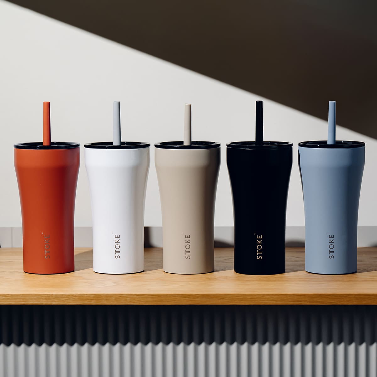 STTOKE ストーク ストロータンブラー 20oz 590ml ( ストロー 保温 保冷 蓋付き 真空構造 完全密封 こぼれない おしゃれ 溢れない 真空断熱 水筒 コーヒー スポドリ 炭酸 OK 広口形状 滑り止め ) 【サンバーストオレンジ】 サンバーストオレンジ