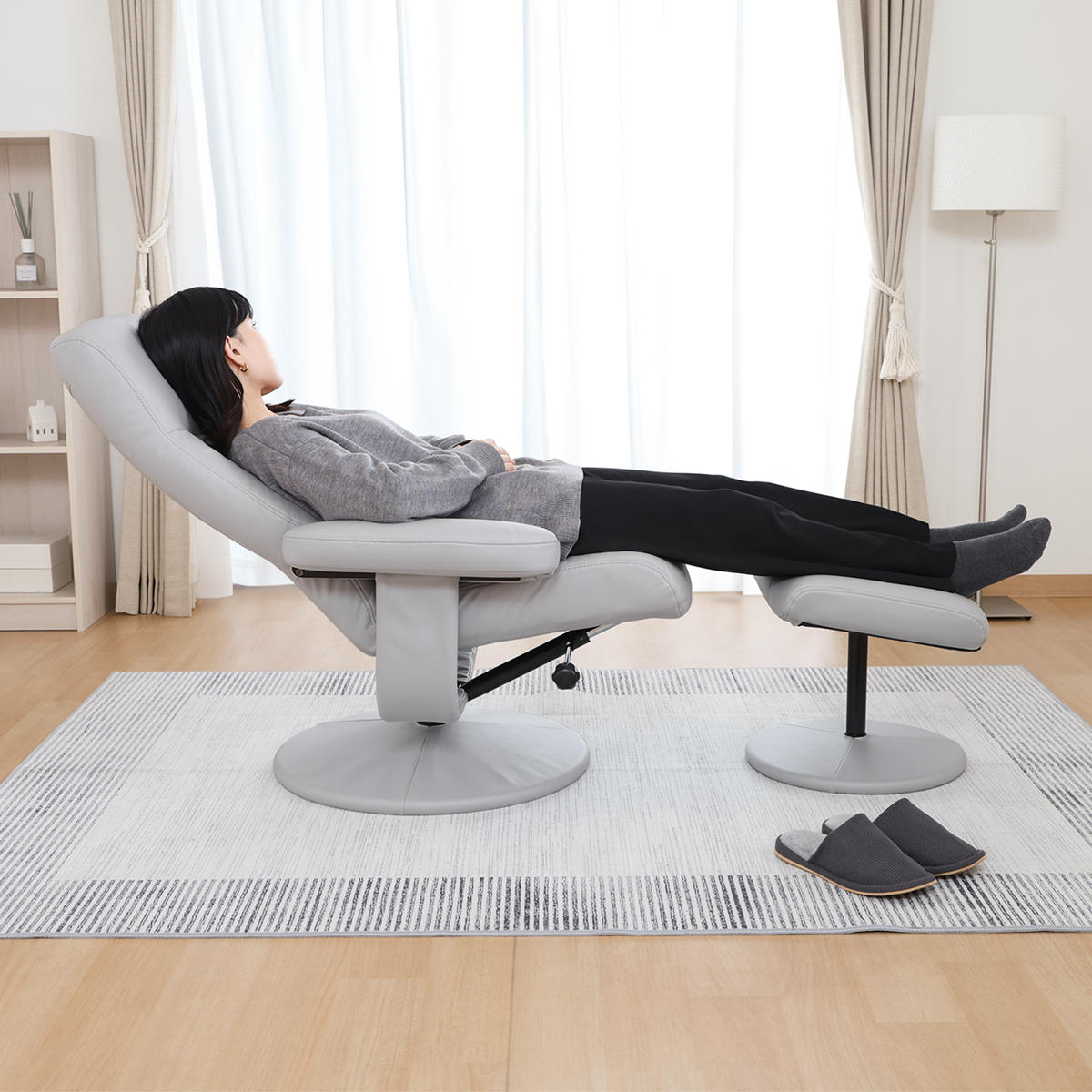 パーソナルチェア リクライニング オットマン付 クロス ( 回転 チェア 椅子 レザー調 ソフトレザー ゆったり リラックス ヘッドレスト アームレスト ビンテージ調 高級感 ) 【グレー】 グレー