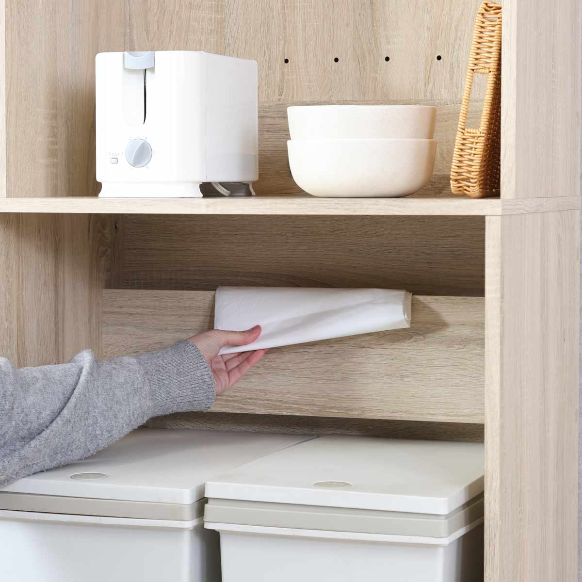 ゴミ箱上 キャビネット 幅59cm 2口コンセント ( ゴミ箱上収納 食器棚 ラック 棚 収納 ごみ箱上 省スペース 食器収納 コンセント付 可動棚 ナチュラル ホワイト ) 【ナチュラル】 ナチュラル