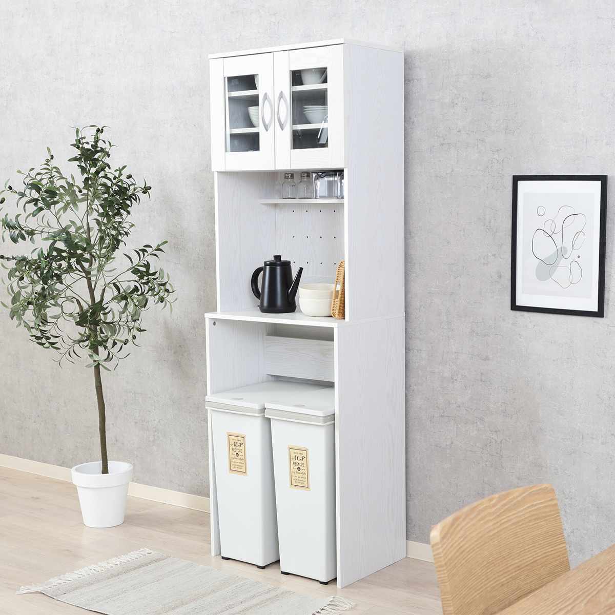 ゴミ箱上 キャビネット 幅59cm 2口コンセント ( ゴミ箱上収納 食器棚 ラック 棚 収納 ごみ箱上 省スペース 食器収納 コンセント付 可動棚 ナチュラル ホワイト ) 【ナチュラル】 ナチュラル