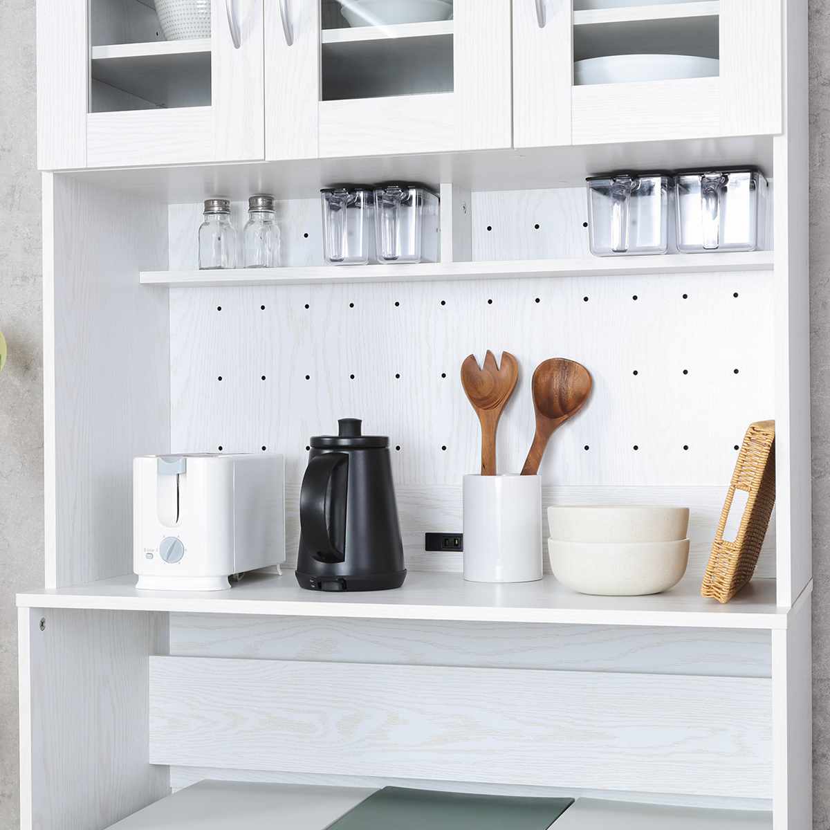 ゴミ箱上 キャビネット 幅88.5cm 2口コンセント ( ゴミ箱上収納 食器棚 ラック 棚 収納 ごみ箱上 省スペース 食器収納 コンセント付 可動棚 ナチュラル ホワイト ) 【ナチュラル】 ナチュラル