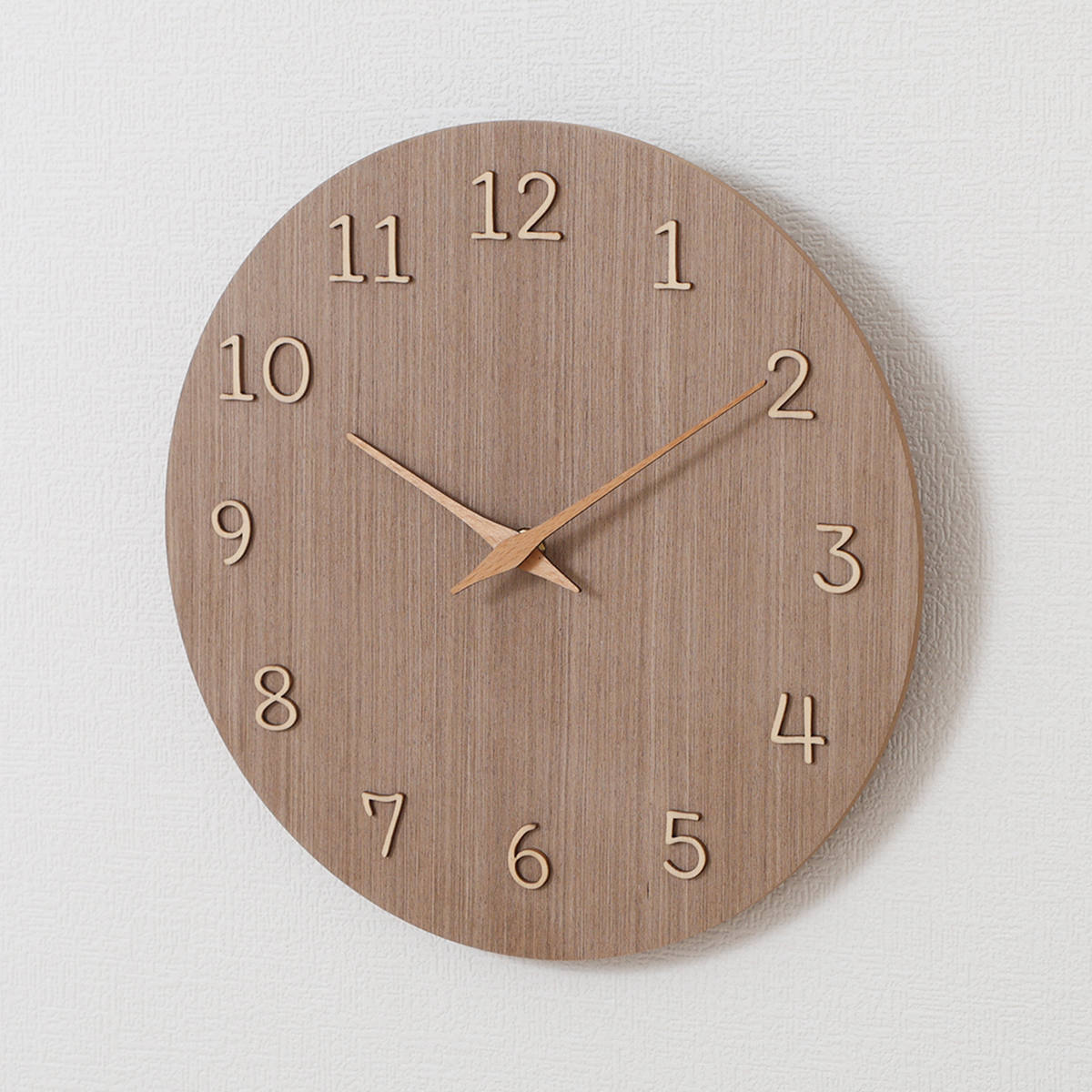 北欧風　蝶のデザイン木製掛け時計　静音タイプ 茶色 北欧風 蝶のデザイン木製掛け時計 静音タイプ 茶色