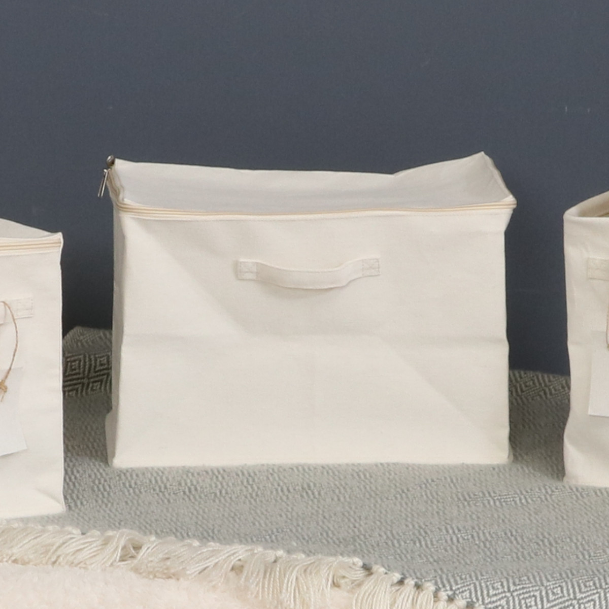 収納ボックス ふた付き 布 魅せる収納ボックス フルサイズ ( 収納ケース 折りたたみ 小物収納 フタ付き 収納 ケース ボックス ファスナー 引き出し 取っ手付き 持ち手付き ファブリック 布製 おしゃれ 綿 撥水 軽量 ホコリ )