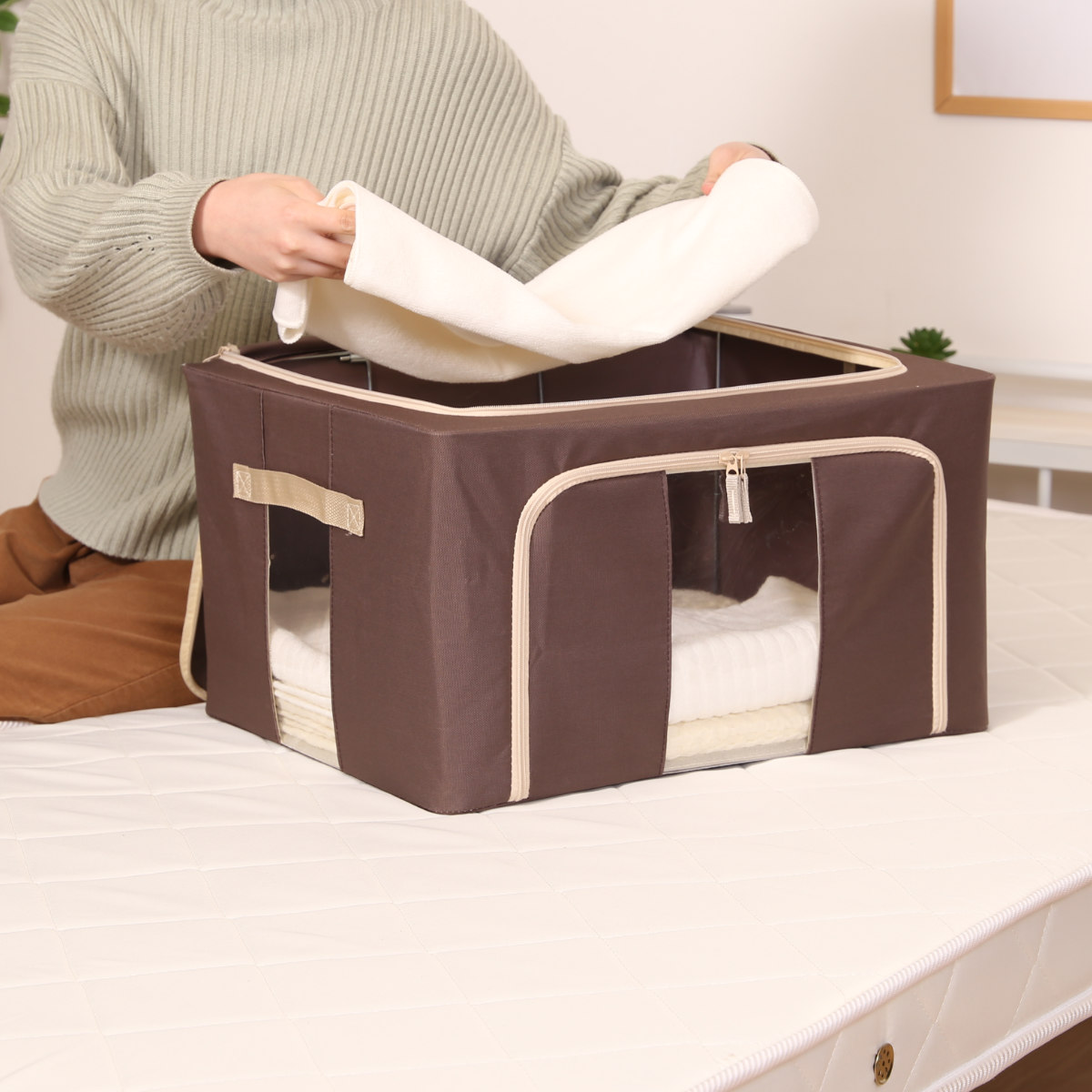 収納ボックス 55L 窓付き 積み重ね収納ボックス 布 幅50×奥行40×高さ28cm ( 前開き 衣類収納 スタッキング 収納ケース 衣類 洋服 収納 クローゼット収納 大容量 押入れ収納 衣装ケース おしゃれ 収納袋 持ち手付き ) 【ブラウン】 ブラウン