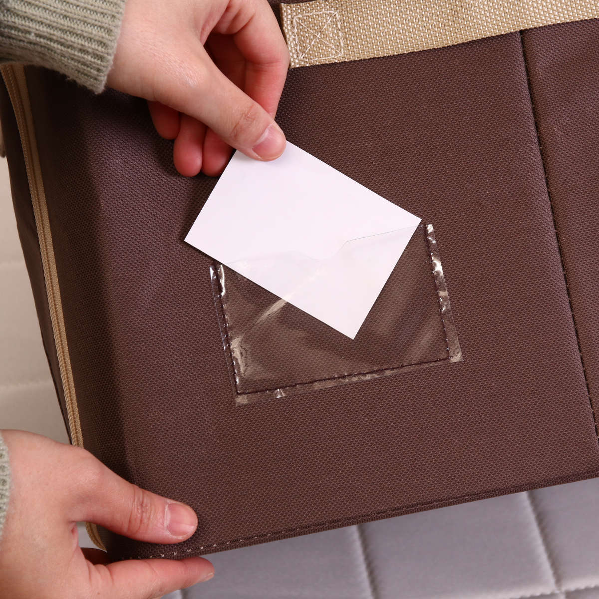 収納ボックス 55L 窓付き 積み重ね収納ボックス 布 幅50×奥行40×高さ28cm ( 前開き 衣類収納 スタッキング 収納ケース 衣類 洋服 収納 クローゼット収納 大容量 押入れ収納 衣装ケース おしゃれ 収納袋 持ち手付き ) 【ブラウン】 ブラウン