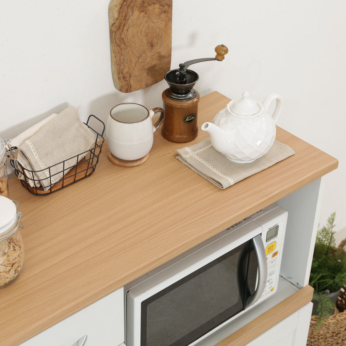 キッチンカウンター 幅120cm フレンチカントリー調 スライド棚 2口コンセント キャスター付 ( カップボード キッチン レンジ台 ワゴン 収納 家電ラック カウンター キッチンボード 収納ラック ラック キャスター コンセント )