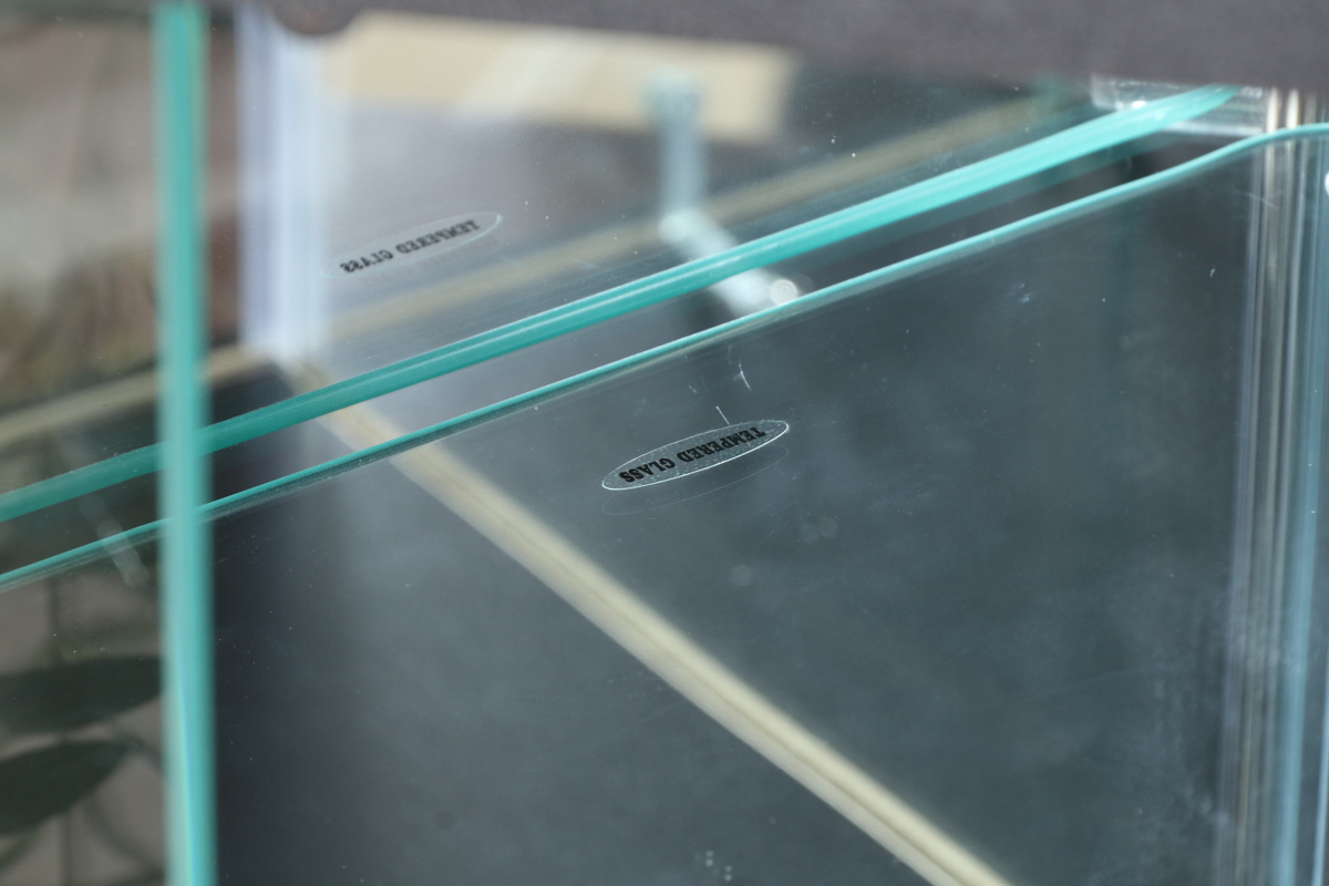 コレクションケース ガラス 幅42.5cm 背面ミラー ( 卓上 コレクション ラック 棚 ディスプレイ ガラス製 全面ガラス 棚上 収納 展示 フィギュアケース 見せる収納 ホワイト ブラック 白 黒 ) 【ブラック】 ブラック