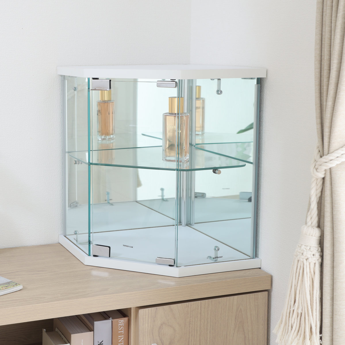 コレクションケース ガラス コーナー型 五角形 背面ミラー ( 卓上 コレクション ラック 棚 ディスプレイ ガラス製 全面ガラス 棚上 収納 展示 フィギュアケース 見せる収納 ホワイト ブラック 白 黒 ) 【ホワイト】 ホワイト