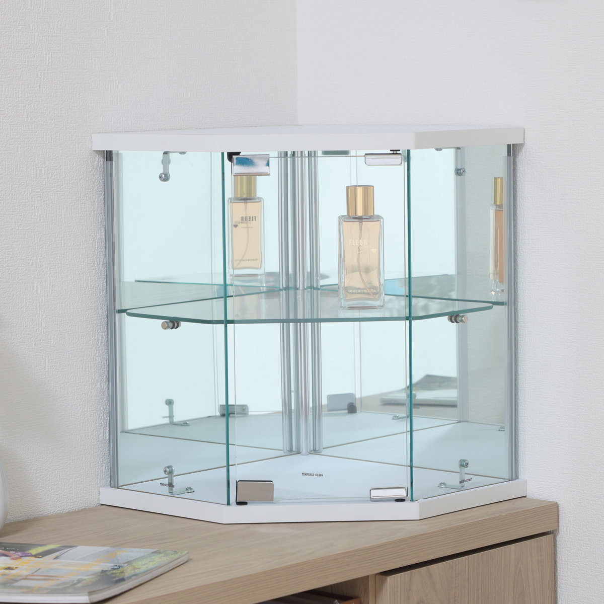 コレクションケース ガラス コーナー型 五角形 背面ミラー ( 卓上 コレクション ラック 棚 ディスプレイ ガラス製 全面ガラス 棚上 収納 展示 フィギュアケース 見せる収納 ホワイト ブラック 白 黒 ) 【ホワイト】 ホワイト