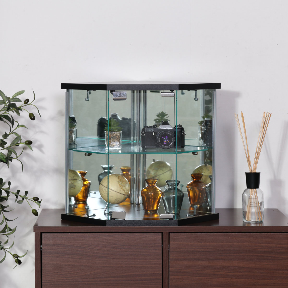 コレクションケース ガラス コーナー型 五角形 背面ミラー ( 卓上 コレクション ラック 棚 ディスプレイ ガラス製 全面ガラス 棚上 収納 展示 フィギュアケース 見せる収納 ホワイト ブラック 白 黒 ) 【ホワイト】 ホワイト