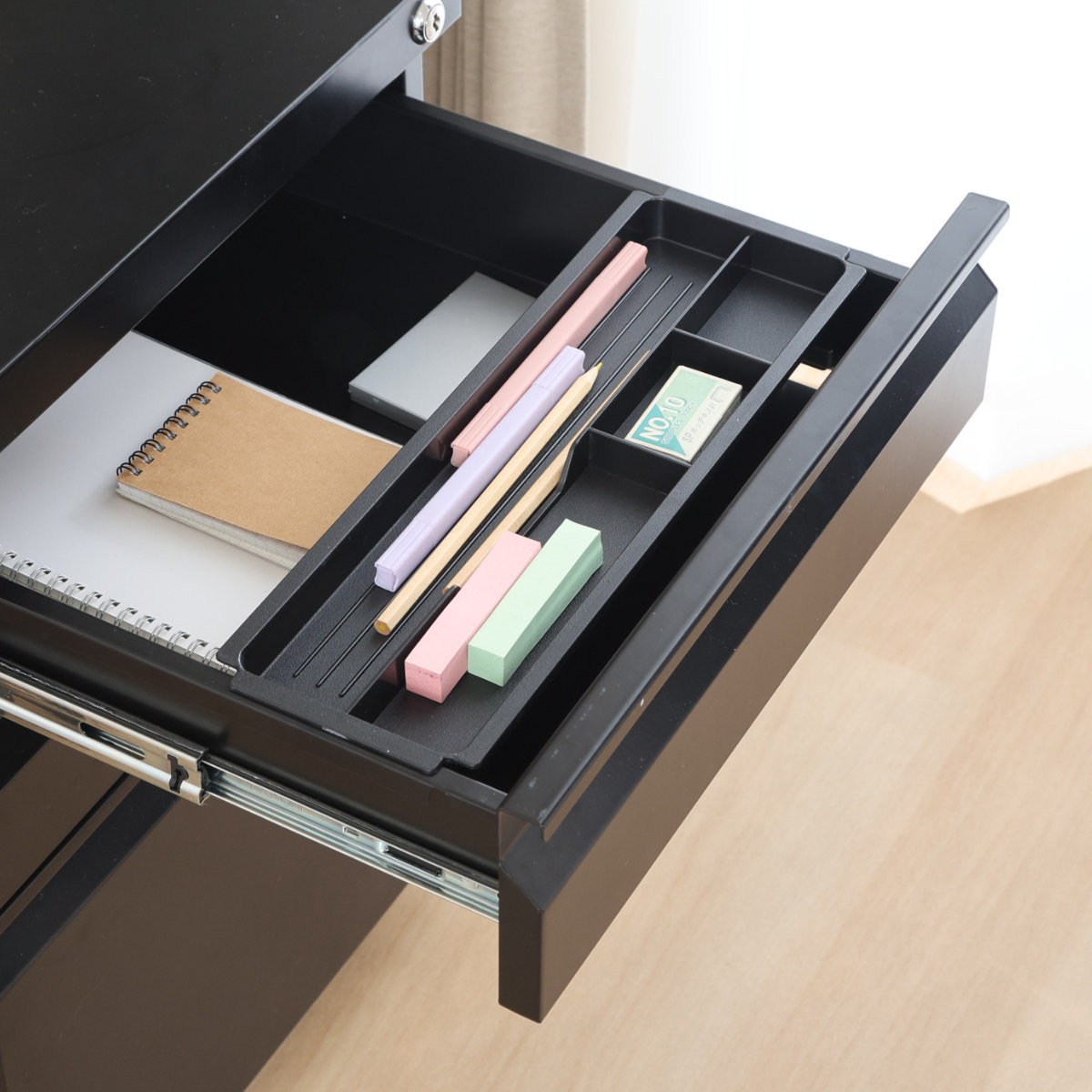 デスクワゴン キャスター付 3段 幅39cm カプリス ( ワゴン サイドワゴン 鍵付き 引き出し 収納 A4 ペントレー付き サイドチェスト 脇机 キャビネット 高さ60cm サイドキャビネット 書類整理 おしゃれ デスク横 デスク下 引出し ) 【ブラック】 ブラック