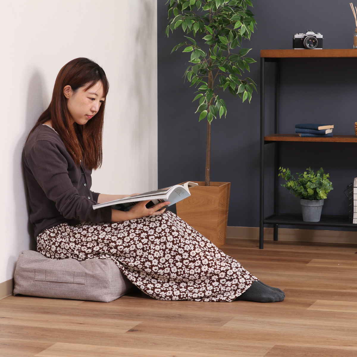 収納袋 布団収納 布団 収納できる クッションカバー シュシュ S スクエア ( 布団収納袋 クッション 布団収納クッションカバー ブランケット ひざ掛け 毛布 ふとん ふとん収納 カバー おしゃれ 持ち手付き 布団収納ケース ) 【ライトブラウン】 ライトブラウン