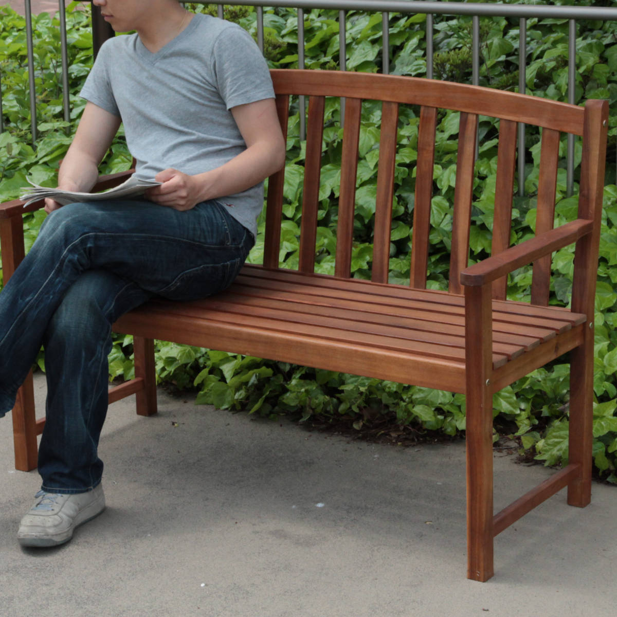 ガーデンベンチ 木製ベンチ 幅128cm ( ベンチ 木製 屋外 ウッドチェア 庭 バルコニー アカシア 天然木 背もたれ ひじ掛け ガーデンファーニチャー 椅子 長椅子 ガーデン おしゃれ )