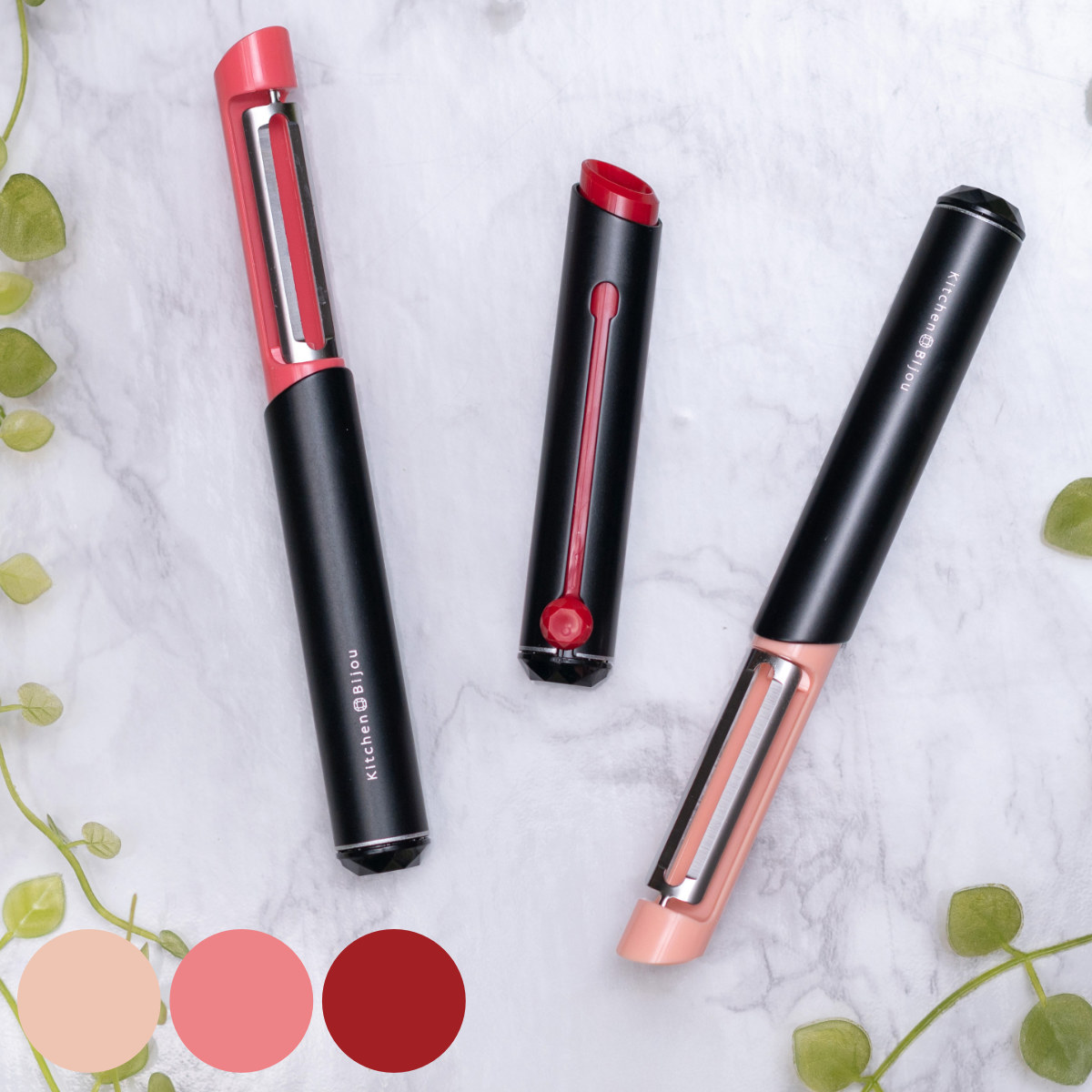 リップピーラー Kitchen Bijou 日本製 I字ピーラー ( たて型 I型 皮むき器 ステンレスピーラー I型ピーラー 皮剥き器 縦型 芽取り付き ピューラー スライスピーラー キッチン 料理用 調理用 キッチンツール 下ごしらえ 調理器具 ) 【コーラル】