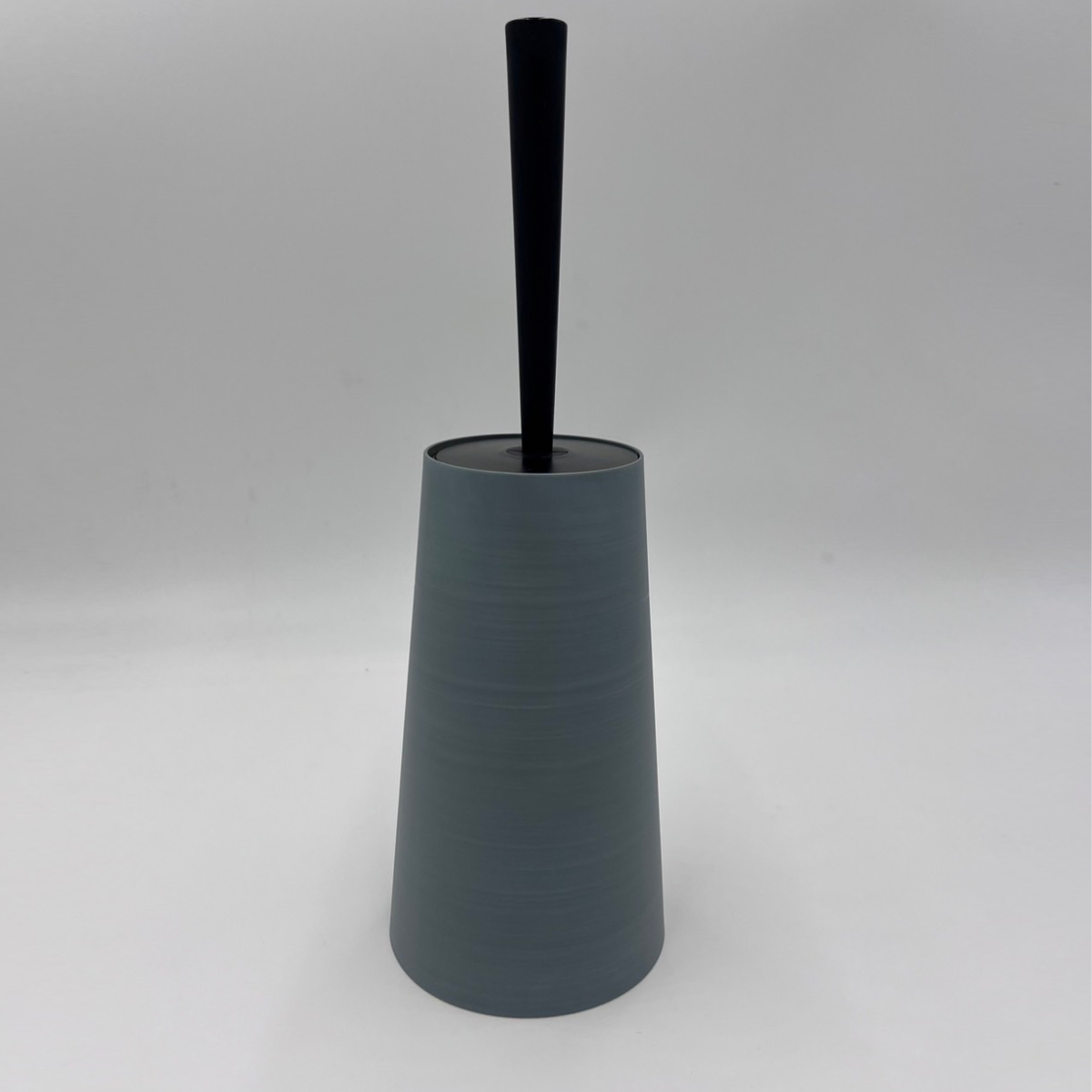 トイレブラシ ダスパースタイル 抗菌 ( トイレ ブラシ トイレ掃除 トイレ用ブラシ ケース付き 日本製 トイレ掃除用品 水はね防止ガード スタイリッシュ シンプル スモークグレー スモークブルー ) 【スモークブルー】 スモークブルー