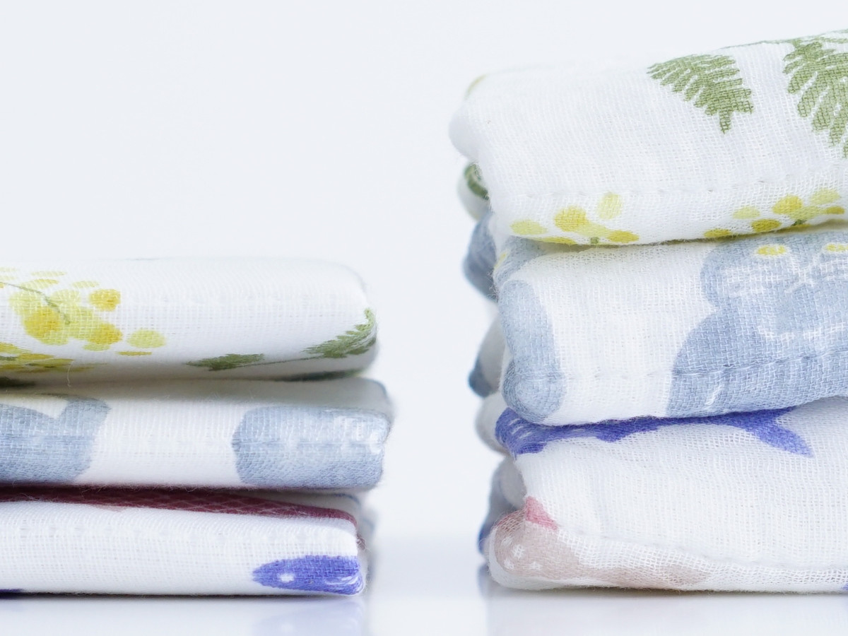 ふきん ハッピーモチーフ しあわせ重ねふきん 30×30cm ( 布巾 フキン 蚊帳生地ふきん かや生地ふきん かや生地 綿100% 日本製 動物 野菜 花柄 キッチン用 綿 コットン 吸水 食器拭き 台拭き 台ふきん おしぼり キッチンタオル ) 【ハリネズミ】 ハリネズミ