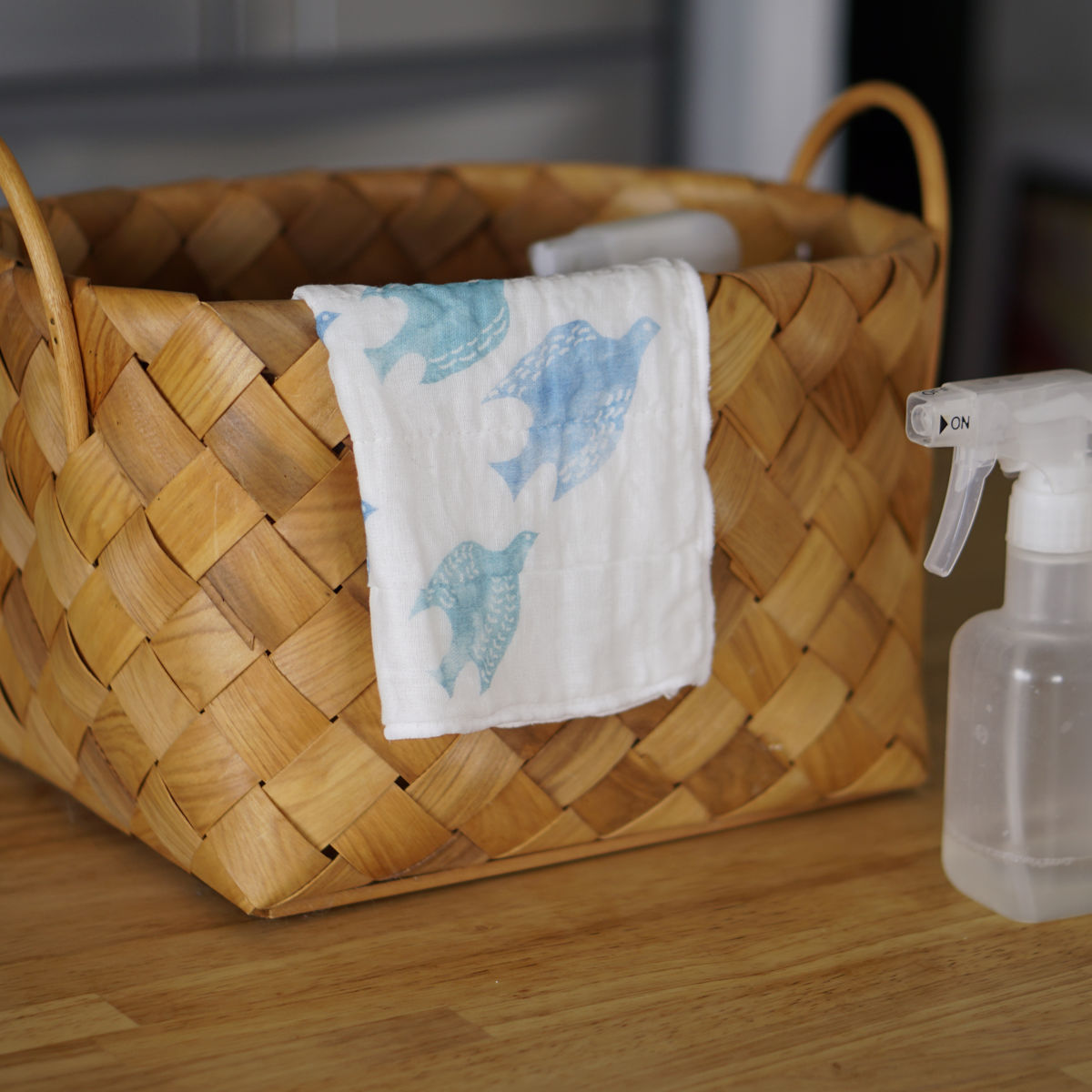 ふきん ハッピーモチーフ しあわせ重ねふきん 30×30cm ( 布巾 フキン 蚊帳生地ふきん かや生地ふきん かや生地 綿100% 日本製 動物 野菜 花柄 キッチン用 綿 コットン 吸水 食器拭き 台拭き 台ふきん おしぼり キッチンタオル ) 【ハリネズミ】 ハリネズミ