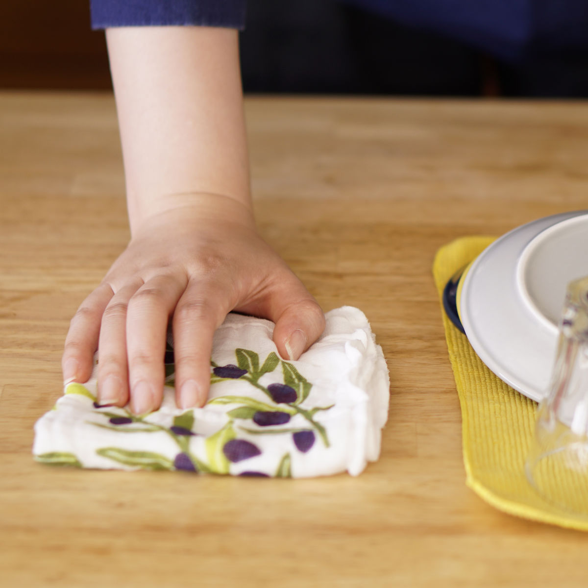 ふきん ハッピーモチーフ しあわせ重ねふきん 30×30cm ( 布巾 フキン 蚊帳生地ふきん かや生地ふきん かや生地 綿100% 日本製 動物 野菜 花柄 キッチン用 綿 コットン 吸水 食器拭き 台拭き 台ふきん おしぼり キッチンタオル ) 【ハリネズミ】 ハリネズミ