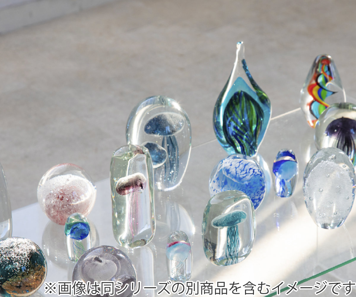 ガラスインテリアオブジェ(Glass interior objects) クラゲ M ( ガラス オブジェ 置き物 くらげ Mサイズ ガラス細工 玄関 コンパクト クリア 透明 ペーパーウェイト インテリア 水族館 海の生き物 ニッチ トイレ ) 【ブルー】 ブルー