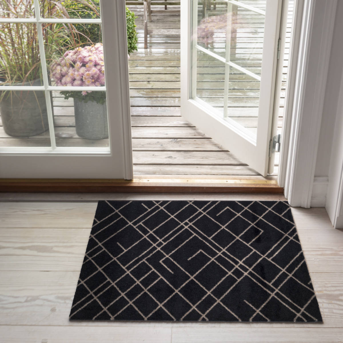 玄関マット チカ コペンハーゲン フロアマット 40×90 屋内 ( マット 玄関 ストライプ ドット はさみで切れる 幅90cm 敷き物 ラグ 滑り止め インテリア 室内用マット おしゃれ ベージュ ブラック 洗面所 ランドリー 敷物 ) 【ドットブラック】 ドットブラック