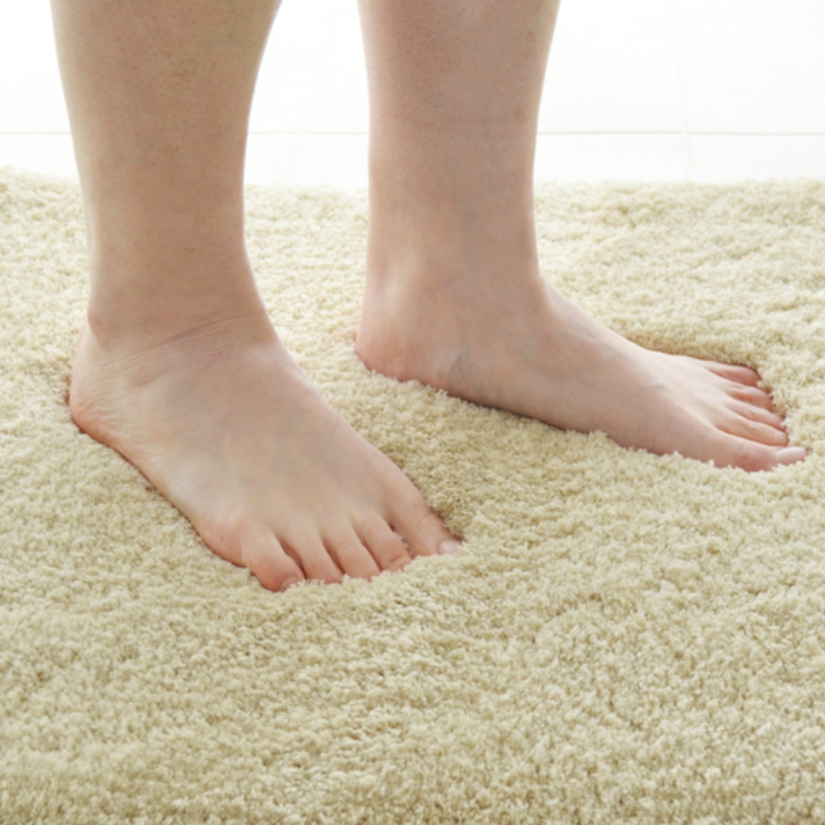 バスマット AIRY DROP 45×60cm ( お風呂マット 足拭きマット 速乾 洗濯OK お風呂 マット 浴室マット 脱衣所 洗濯可 無地 バスグッズ おしゃれ ) 【ピンク】 ピンク