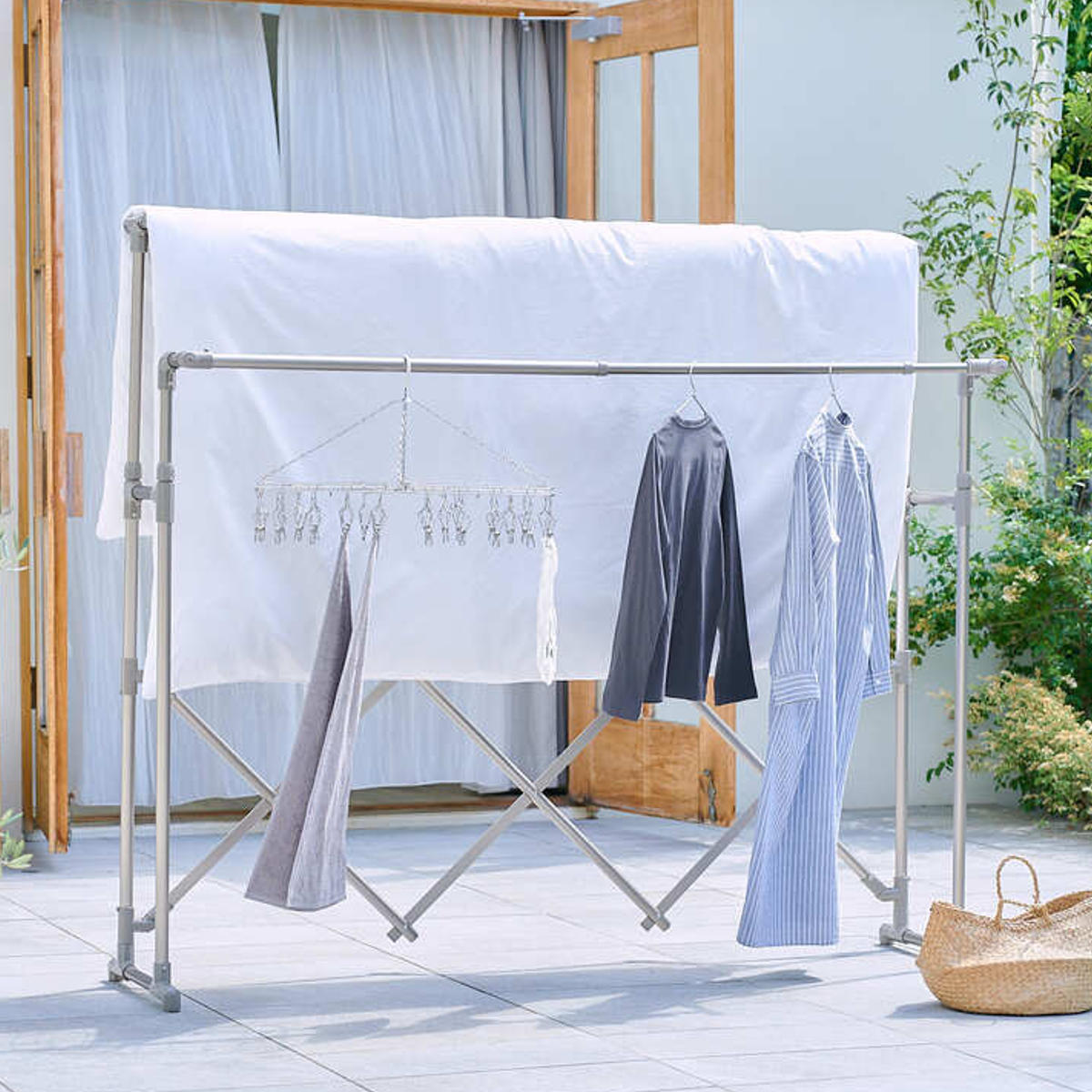 物干し 室内 室外 布団干し Leger 布団も干せるアルミ物干し ( ハンガー 物干しスタンド 洗濯 布団 日本製 軽量 アルミ ランドリー 衣類 折り畳み コンパクト キャスター 省スペース シンプル )