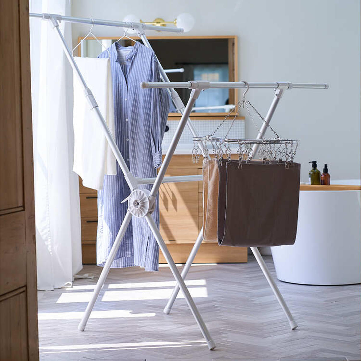 物干し 室内 室外 Leger X型 アルミ物干し ( ハンガー 物干しスタンド 洗濯 日本製 軽量 アルミ ランドリー 衣類 折り畳み コンパクト キャスター 省スペース シンプル )