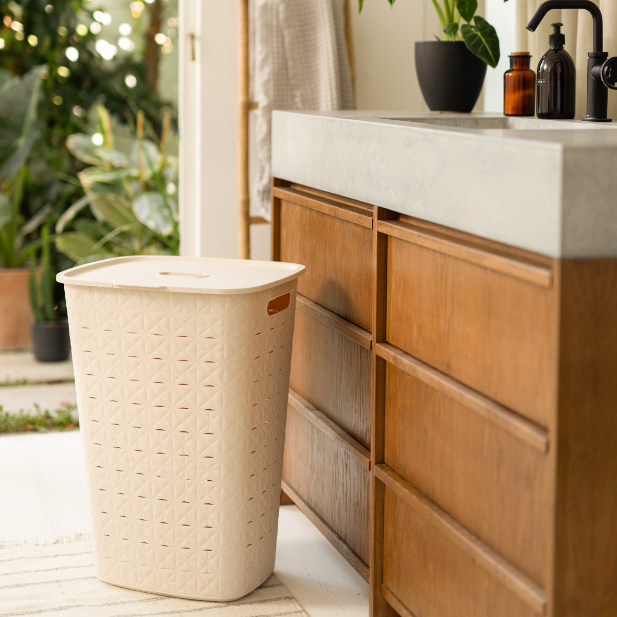 ランドリーバスケット CURVER ソフテックス フタ付き 56L ( カーバー Softex バスケット ランドリー 持ち手付 樹脂 洗濯 脱衣かご 洗濯かご 蓋付き 収納 おもちゃ 水回り 脱衣所 キルティング風 ) 【ブルー】 ブルー