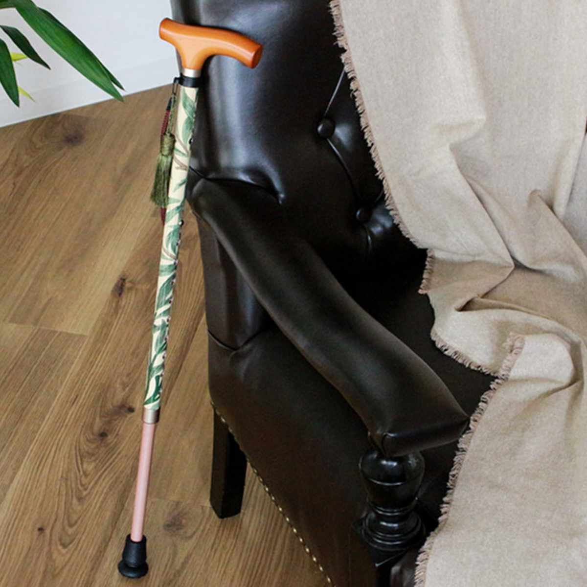 杖 ウィリアムモリス ウィローボウ 伸縮 軽量 おしゃれ 女性 介護 ( 伸縮杖 10段階調節 つえ ウィリアム・モリス ストラップ付き 滑りにくい 歩行補助 外出 散歩 転倒防止 高級感 介護用品 )