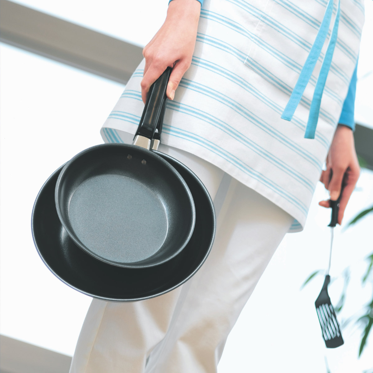 フライパン 24cm IH対応 フライパンDX フジノス 日本製 ( ガス火対応 アルミ ステンレス ふっ素加工 フッ素加工 24センチ 国産 3層構造 フッ素コーティング クラッド 熱伝導 職人 手仕事 本格 燕三条 )