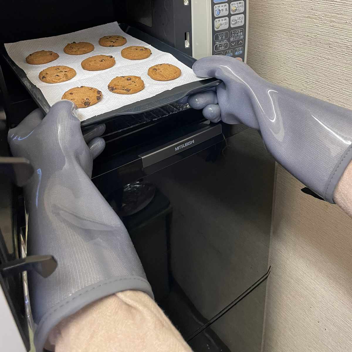 キッチングローブ Felio 防水 耐熱 グローブ ( 耐熱グローブ オーブンミット ロング 鍋つかみ 手袋 ミトン シリコン キッチンミトン 耐熱ミトン ロングミトン 鍋掴み 耐熱素材 厚手 オーブン料理 鉄板 アウトドア ) 【グレー】 グレー