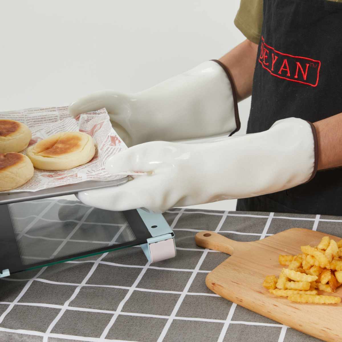 キッチングローブ Felio 防水 耐熱 グローブ ( 耐熱グローブ オーブンミット ロング 鍋つかみ 手袋 ミトン シリコン キッチンミトン 耐熱ミトン ロングミトン 鍋掴み 耐熱素材 厚手 オーブン料理 鉄板 アウトドア ) 【グレー】 グレー