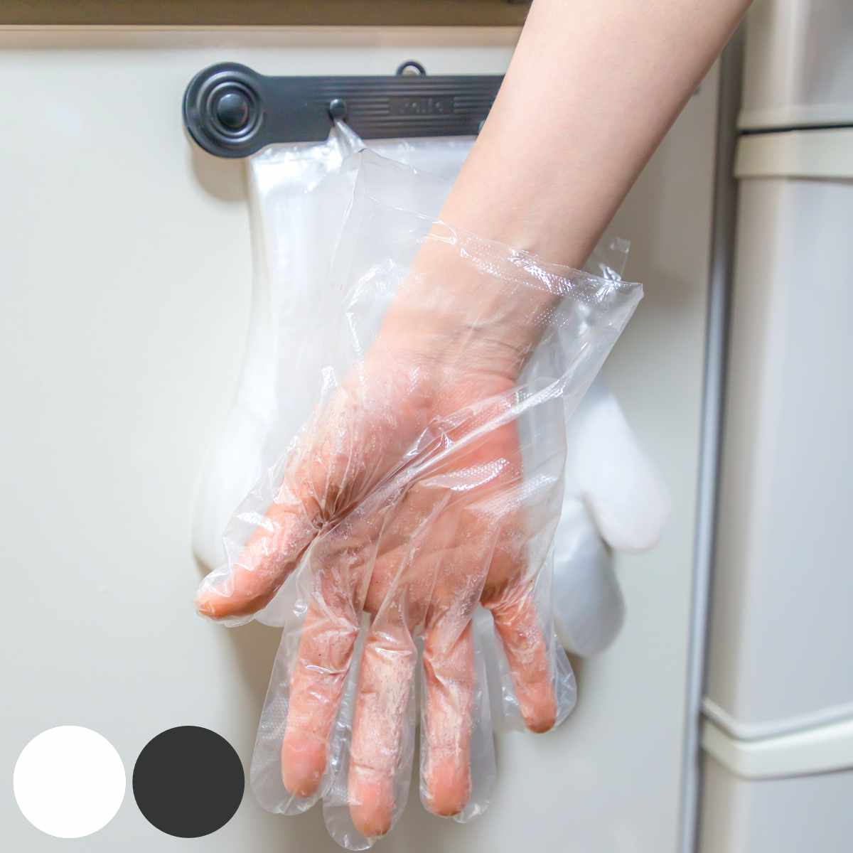 ビニール手袋 ワンタッチ ポリエチ 手袋 100枚入り ( 使い捨て 左右両用 ポリエチレン PE手袋 使い捨て手袋 冷蔵庫 便利 使いやすい 調理 料理 掃除 キッチン 洗面所 浴室 作業 介護 園芸 手ぶくろ てぶくろ ) 【ブラック】