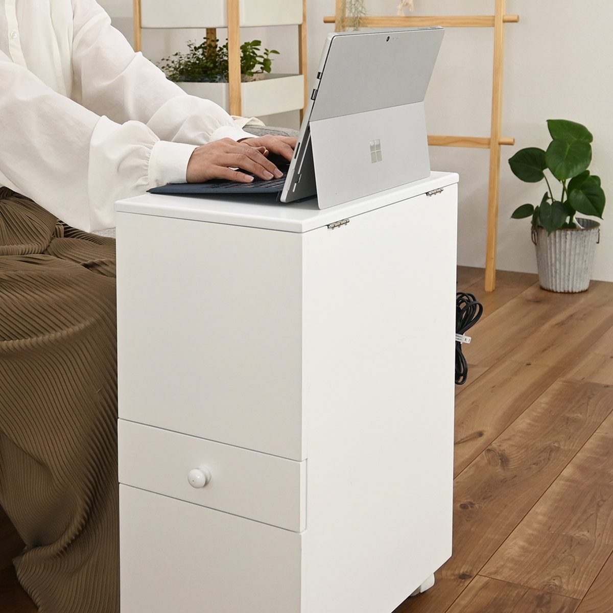 メイクワゴン スリムタイプ キャスター付き ドレッサー ( ワゴン 鏡 ミラー 棚 ラック コスメワゴン 省スペース ホワイト シンプル コスメ収納 コンパクト 引き出し )