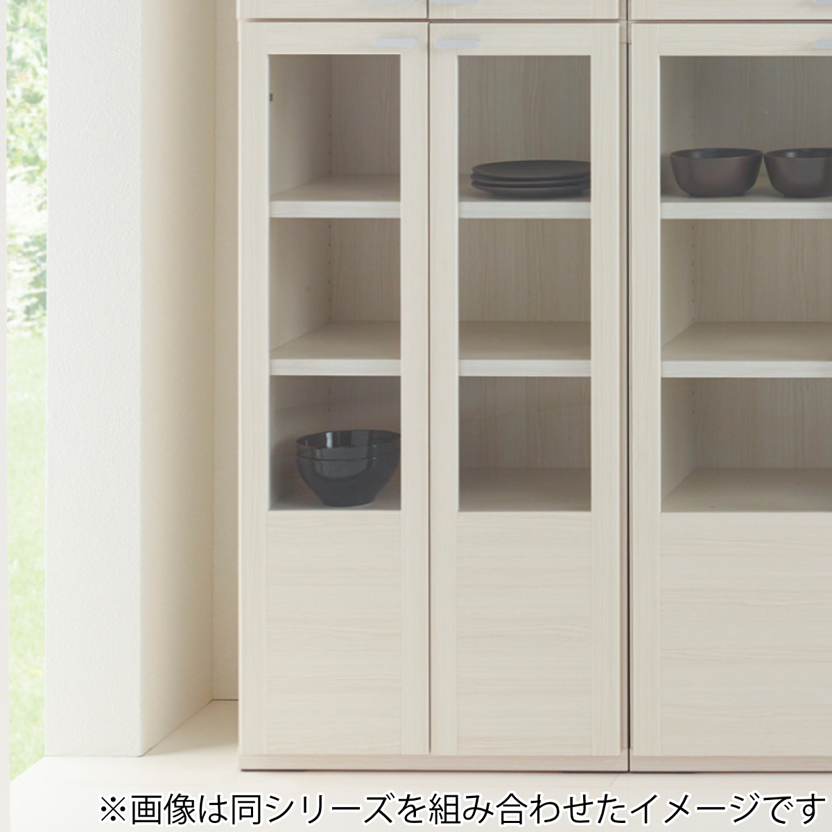 【美品】日本製　本棚　扉付き　リビング壁面収納 シンプルデザイン収納家具 書棚