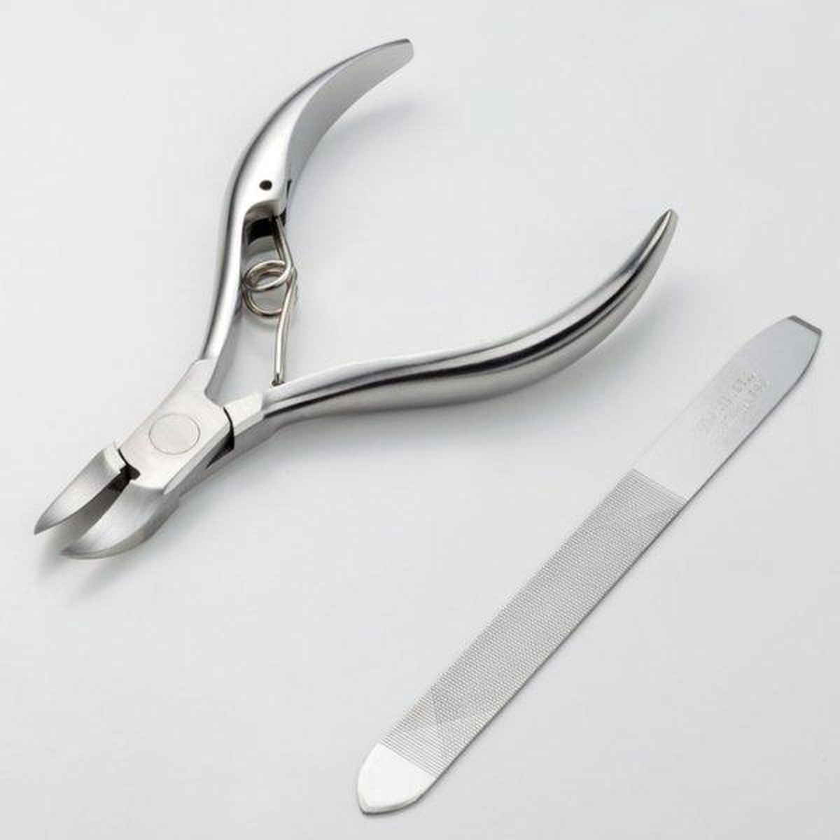 爪切り ニッパー 爪やすり付き 匠の技 （ 爪きり つめきり ネイルケア 巻き爪 足の爪 ツメ 固い爪 変形した爪 ニッパータイプ バネ 切りやすい こだわり 職人 日本製 切れ味 長持ち やすり ヤスリ付き キャップ付き ）