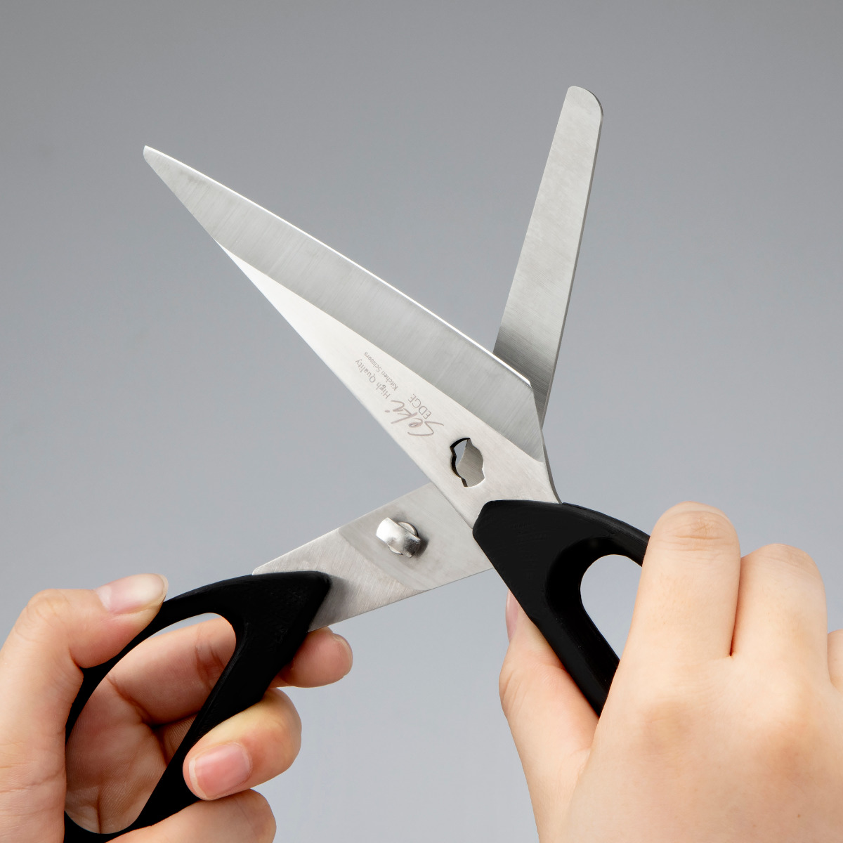 キッチンばさみ 食洗機対応 ケース付き ナイフとしても使えるキッチンはさみ ( キッチン鋏 キッチンはさみ キッチンナイフ ステンレス製 キッチンハサミ 万能ばさみ はさみ 鋏 調理用はさみ 洗える カバー付き 切れ味抜群 )