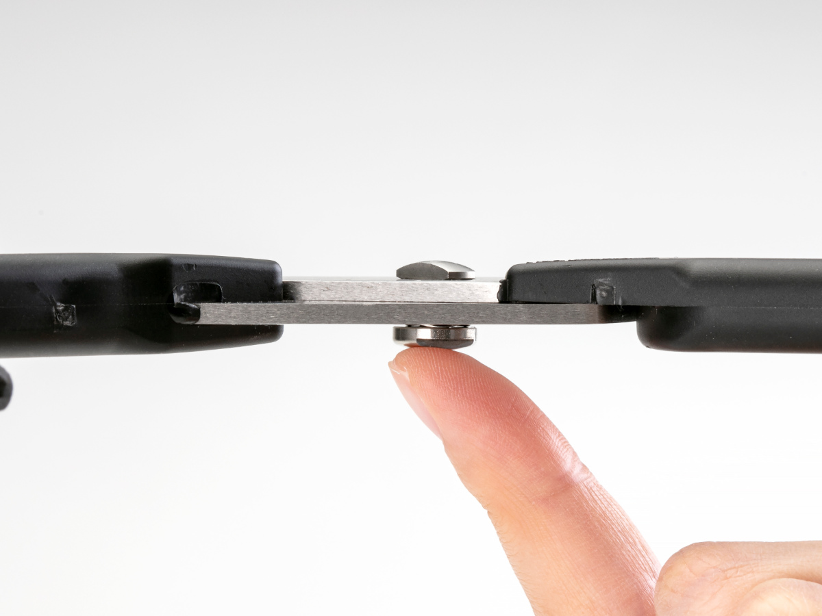 キッチンばさみ 食洗機対応 ケース付き ナイフとしても使えるキッチンはさみ ( キッチン鋏 キッチンはさみ キッチンナイフ ステンレス製 キッチンハサミ 万能ばさみ はさみ 鋏 調理用はさみ 洗える カバー付き 切れ味抜群 )