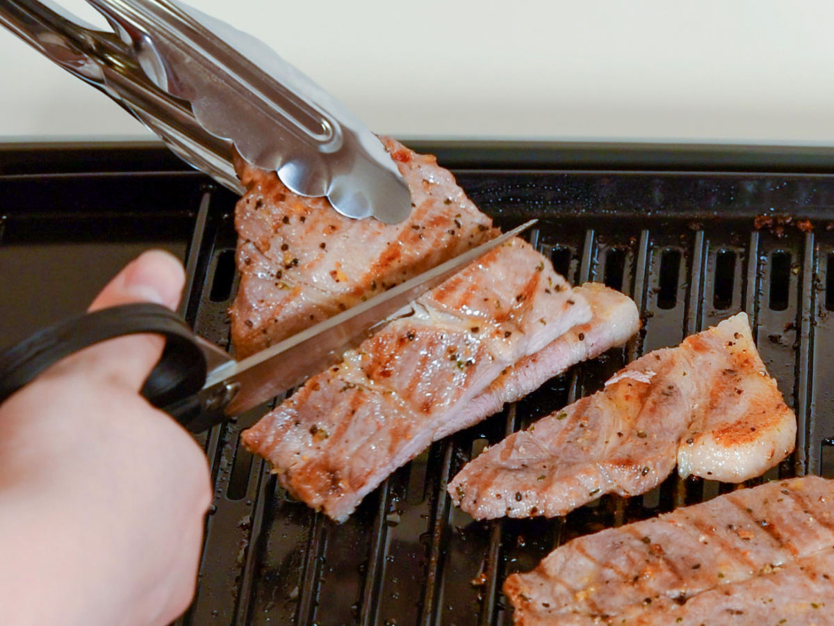 キッチンばさみ 食洗機対応 ケース付き ナイフとしても使えるキッチンはさみ ( キッチン鋏 キッチンはさみ キッチンナイフ ステンレス製 キッチンハサミ 万能ばさみ はさみ 鋏 調理用はさみ 洗える カバー付き 切れ味抜群 )