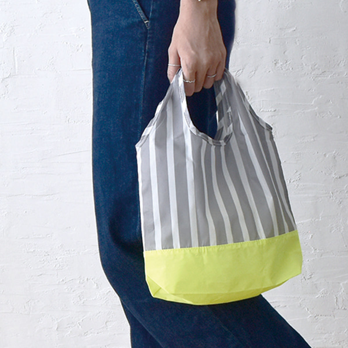 エコバッグ 反射で光るエコバッグ Sサイズ PASSO ソリッド ( ショッピングバッグ 買い物かばん 買い物袋 光る 洗える 洗濯OK 洗濯できる 折りたたみ マチ付き マチ有り コンパクト おしゃれ 夜間 夜道 犬の散歩 ウォーキング ) 【レッド】 レッド